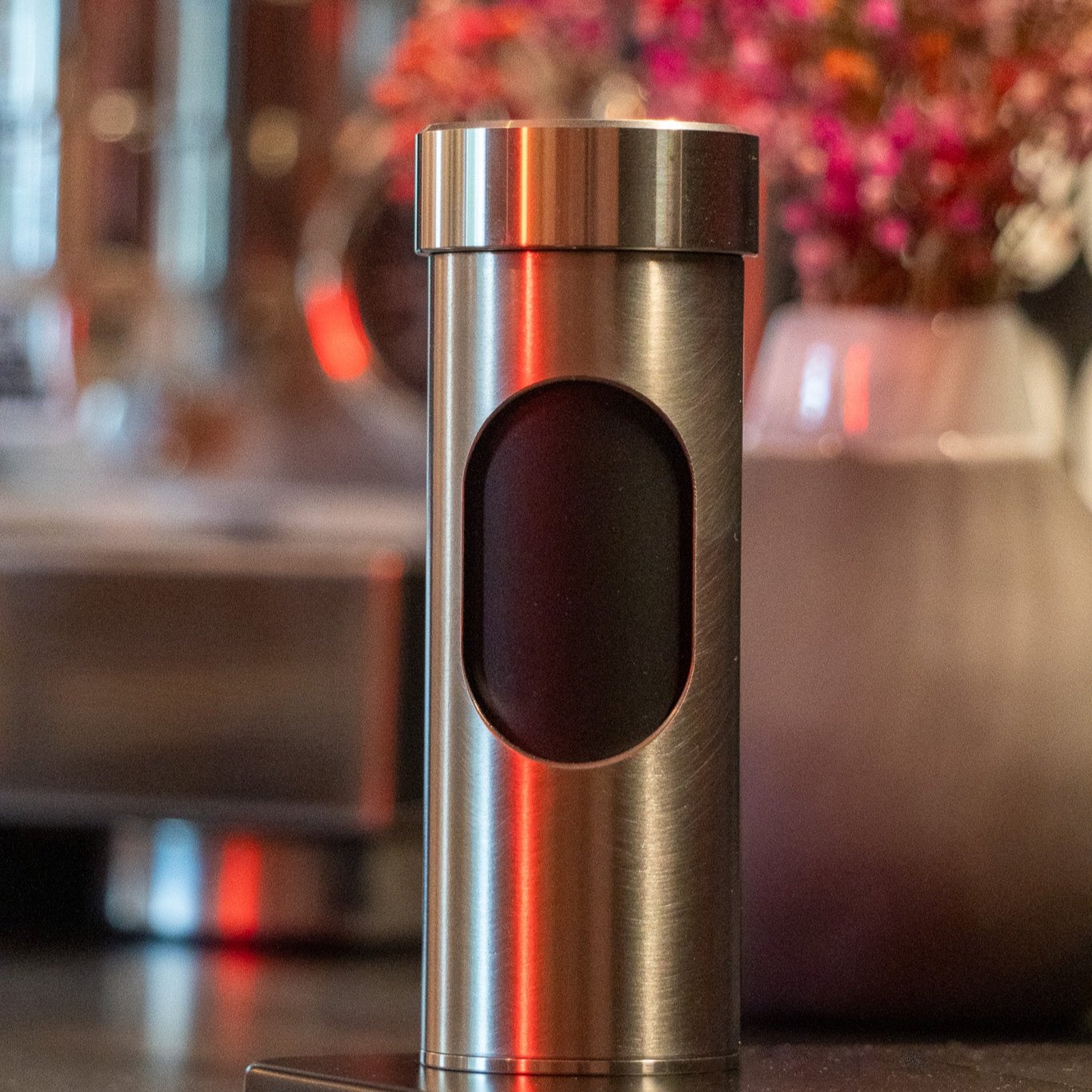 Kaami. Lanco Dampflanzen / Milchschaumdüsen Reiniger mit austauschbarem schwarzem Silikon-Inlay – individuelle Anpassung für jedes Barista-Setup.