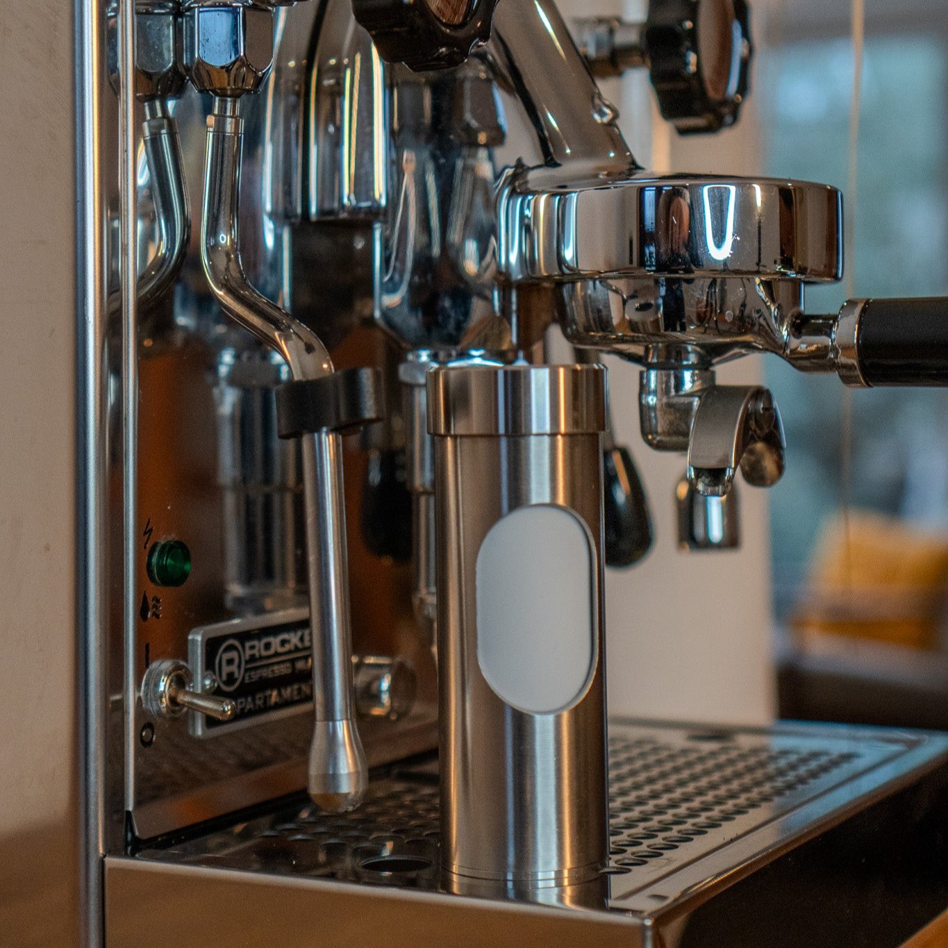 Hygienischer Dampflanzen / Milchscaumdüsen Reiniger für die Gastronomie – robustes und stilvolles Barista-Zubehör aus Edelstahl, HACCP-konform und spülmaschinenfest, ideal für den professionellen Einsatz in Cafés und Restaurants. Ersetzt das alte Barista Tuch